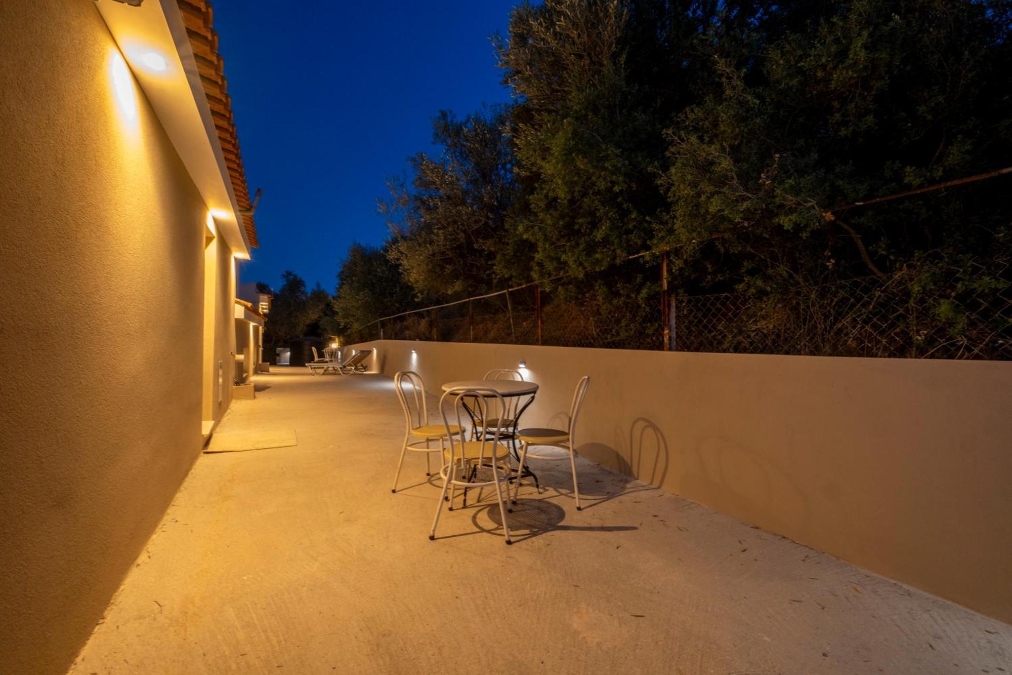 Natura With Pool For 8 - Private, Luxury