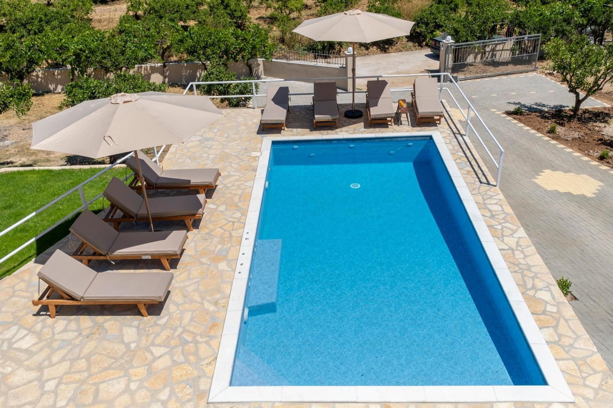Villa Natura With Pool For 8 - Private, Luxury